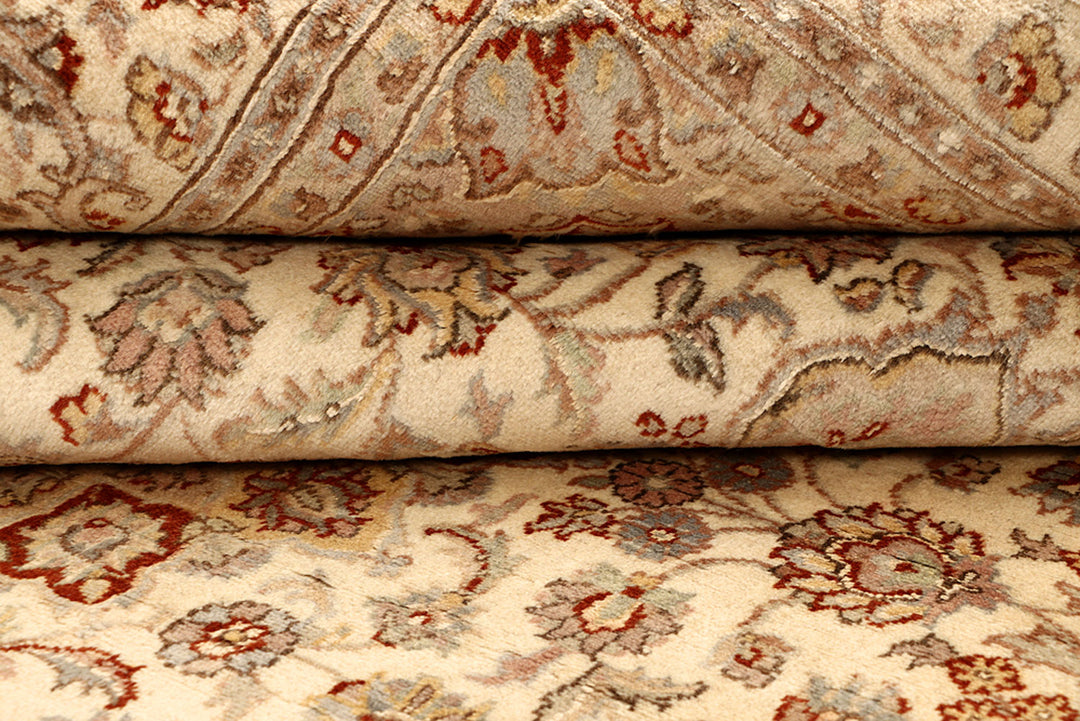 Bisque Isfahan 5' 7 x 8' 3 - No. 68366 - ALRUG Rug Store