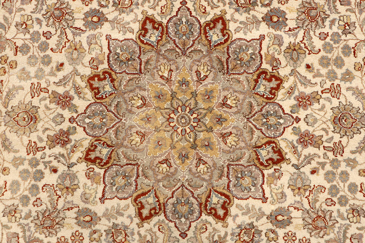 Bisque Kashan 5' 6 x 8' 4 - No. 68367 - ALRUG Rug Store