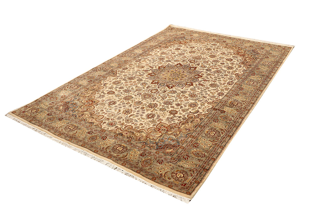 Bisque Kashan 5' 6 x 8' 4 - No. 68367 - ALRUG Rug Store
