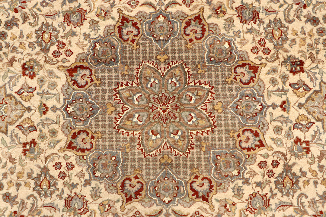 Bisque Isfahan 5'  7" x 7'  10" - No. QA11252