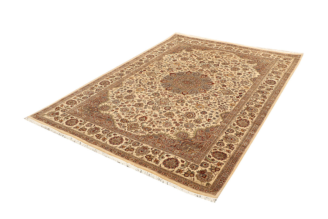 Bisque Isfahan 5' 7 x 7' 10 - No. 68369 - ALRUG Rug Store