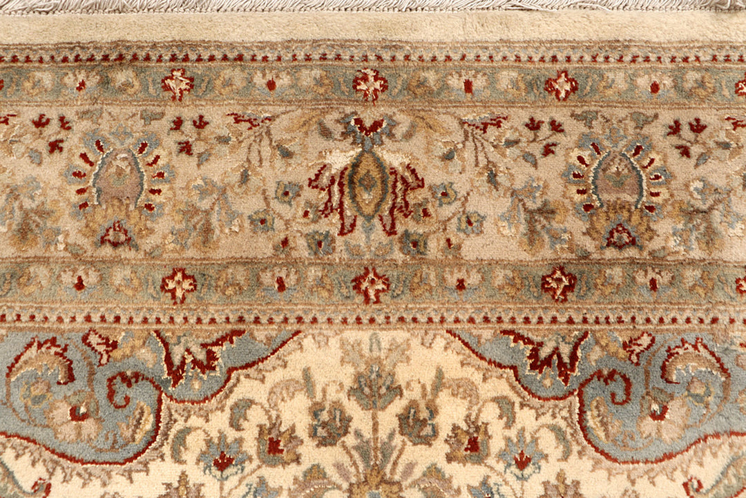 Bisque Isfahan 5' 7 x 8' 7 - No. 68370 - ALRUG Rug Store