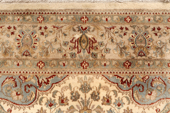 Bisque Isfahan 5' 7 x 8' 7 - No. 68370 - ALRUG Rug Store