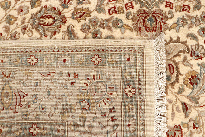 Bisque Isfahan 5' 7 x 8' 7 - No. 68370 - ALRUG Rug Store