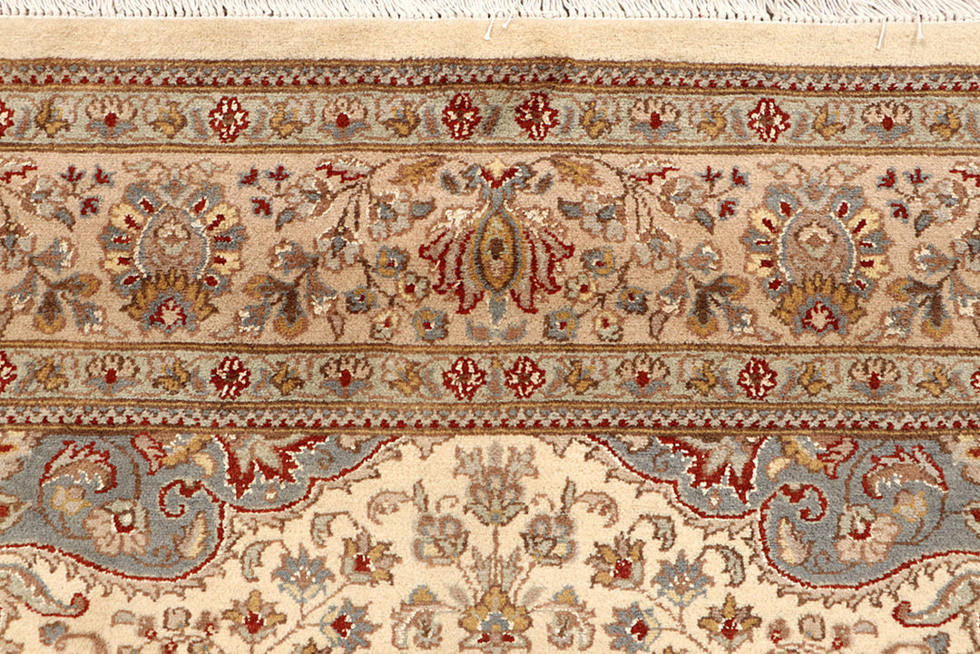 Blanched Almond Isfahan 5' 7 x 8' 2 - No. 68376 - ALRUG Rug Store