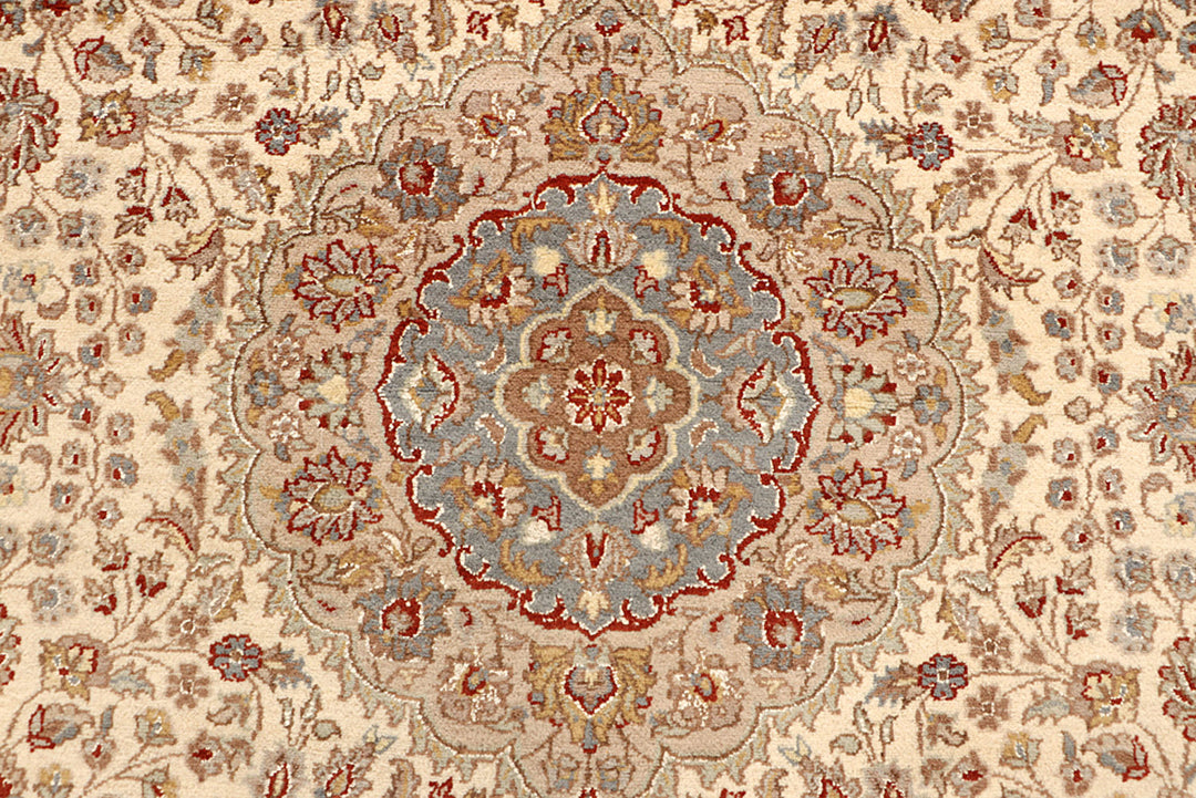 Blanched Almond Isfahan 5' 7 x 8' 2 - No. 68376 - ALRUG Rug Store
