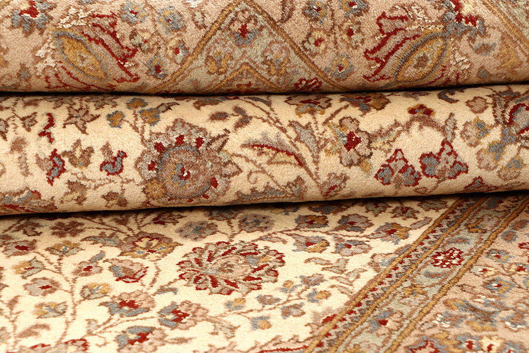 Blanched Almond Isfahan 5' 7 x 8' 2 - No. 68376 - ALRUG Rug Store