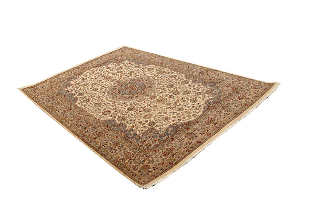 Blanched Almond Isfahan 5' 7 x 8' 2 - No. 68376 - ALRUG Rug Store