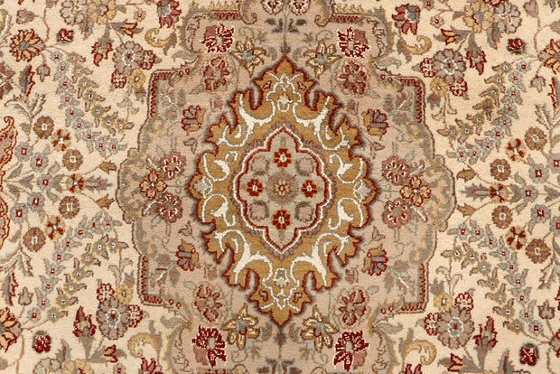 Blanched Almond Isfahan 5' 7 x 8' 5 - No. 68377 - ALRUG Rug Store