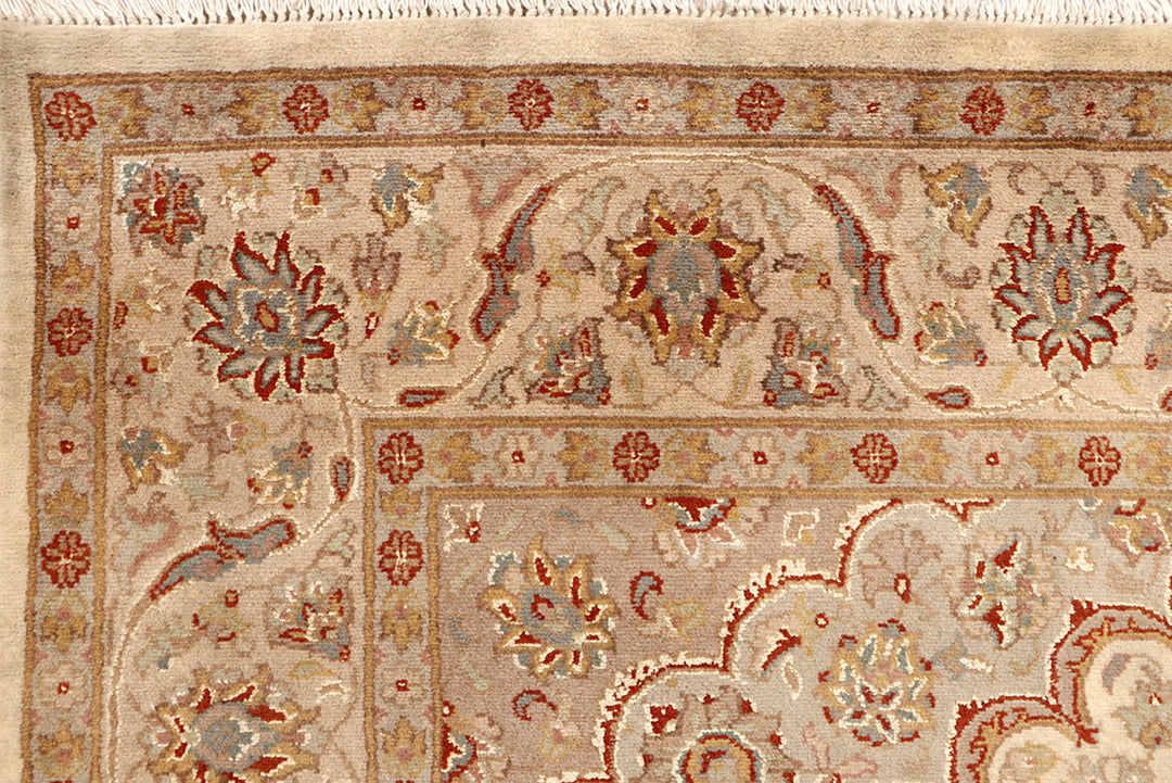 Bisque Isfahan 5' 7 x 8' - No. 68378 - ALRUG Rug Store
