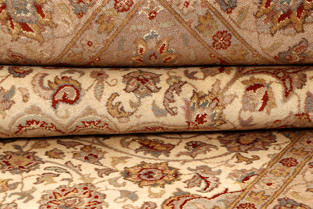 Bisque Isfahan 5' 7 x 8' - No. 68378 - ALRUG Rug Store