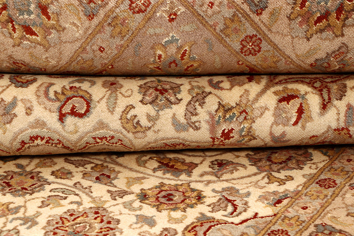 Bisque Isfahan 5' 7 x 8' - No. 68378 - ALRUG Rug Store