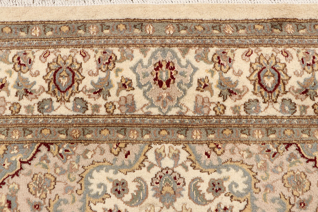 Blanched Almond Isfahan 5' 6 x 8' 2 - No. 68379 - ALRUG Rug Store