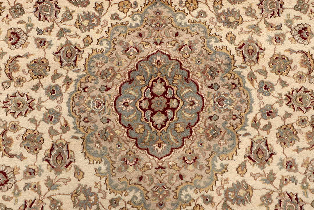 Blanched Almond Isfahan 5' 6 x 8' 2 - No. 68379 - ALRUG Rug Store