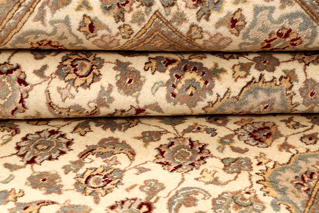 Blanched Almond Isfahan 5' 6 x 8' 2 - No. 68379 - ALRUG Rug Store