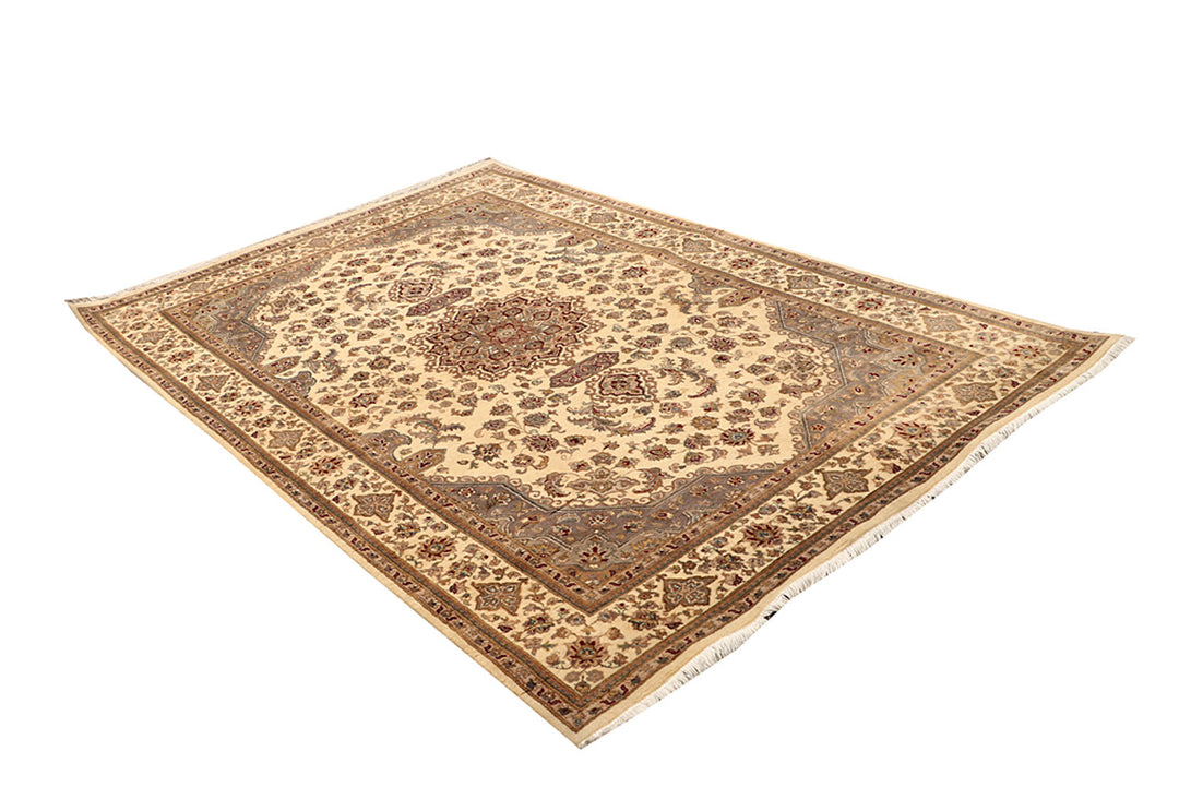 Blanched Almond Isfahan 5' 5 x 8' 5 - No. 68381 - ALRUG Rug Store