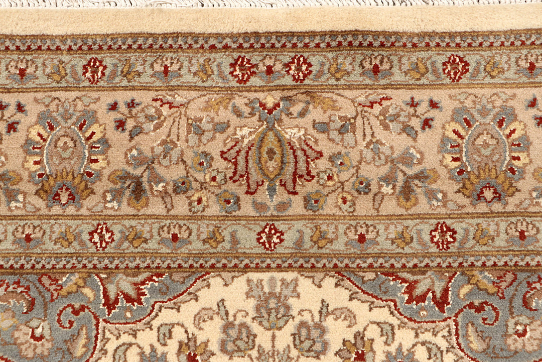 Blanched Almond Isfahan 5'  8" x 8'  2" - No. QA27197