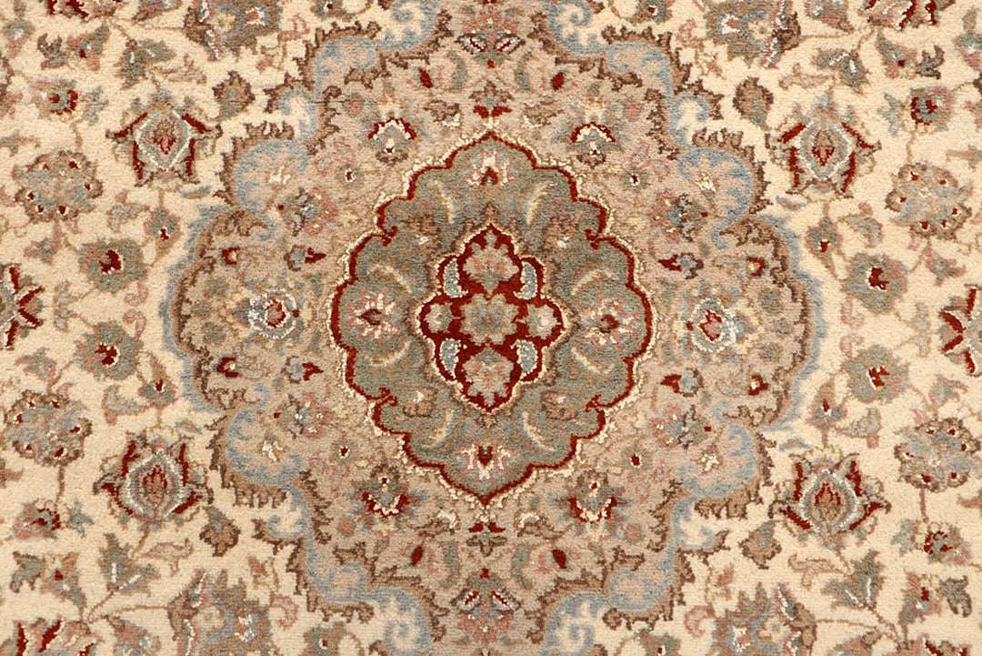 Blanched Almond Isfahan 5'  6" x 8'  2" - No. QA82652