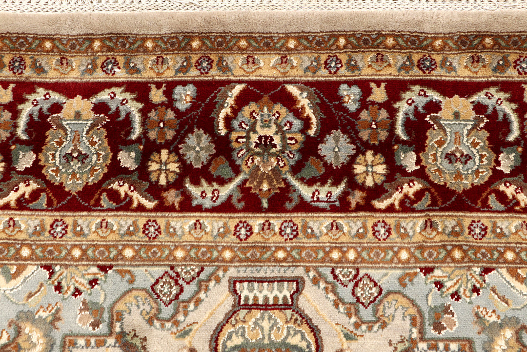 Antique White Isfahan 5'  10" x 9'  4" - No. QA52722