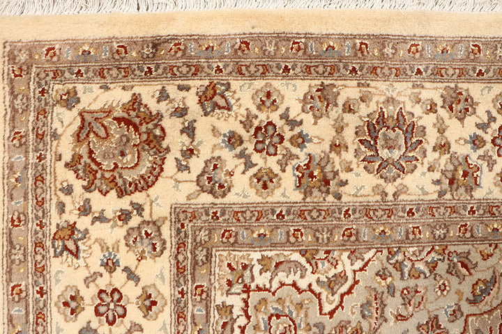 Blanched Almond Isfahan 6' 7 x 9' 10 - No. 68390 - ALRUG Rug Store