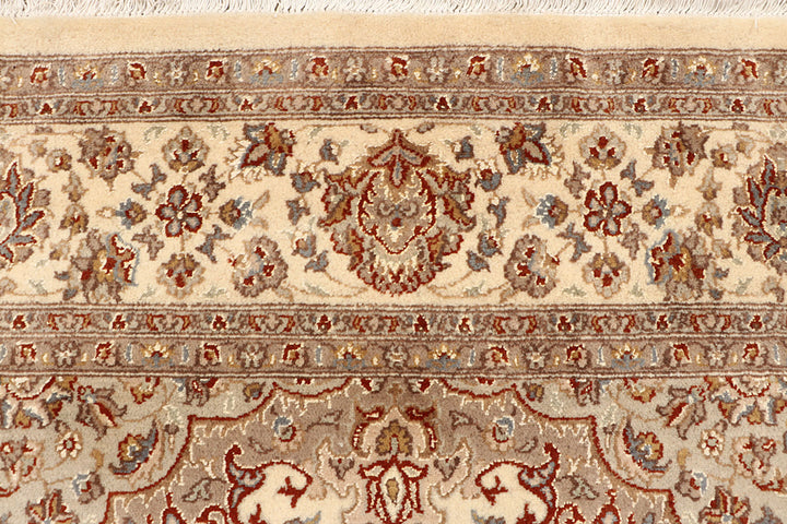 Blanched Almond Isfahan 6' 7 x 9' 10 - No. 68390 - ALRUG Rug Store