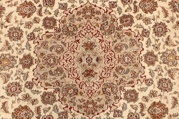 Blanched Almond Isfahan 6' 7 x 9' 10 - No. 68390 - ALRUG Rug Store