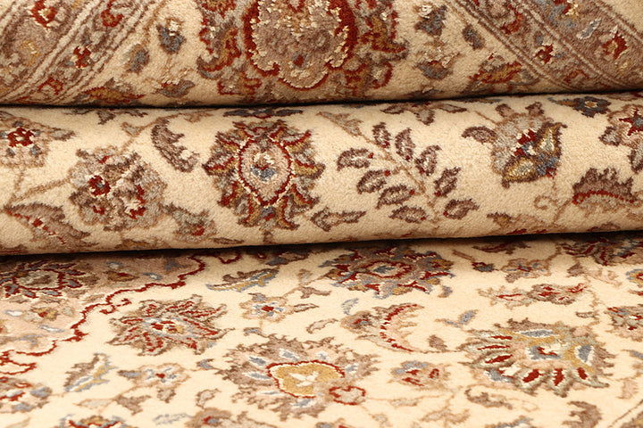 Blanched Almond Isfahan 6' 7 x 9' 10 - No. 68390 - ALRUG Rug Store