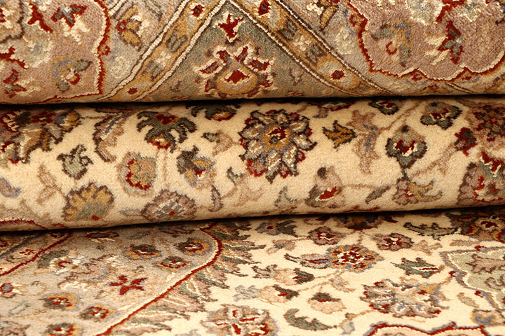 Blanched Almond Isfahan 6' 7 x 9' 6 - No. 68401 - ALRUG Rug Store