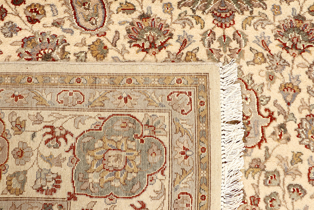 Blanched Almond Isfahan 6' 7 x 9' 6 - No. 68401 - ALRUG Rug Store
