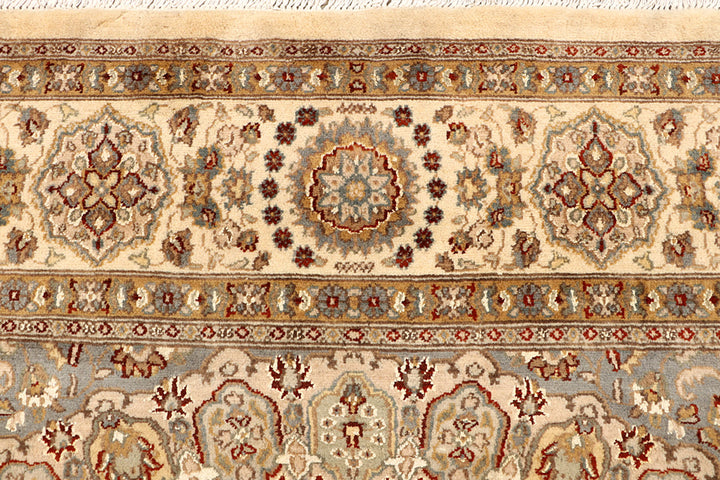 Blanched Almond Isfahan 6' 5 x 9' 10 - No. 68402 - ALRUG Rug Store