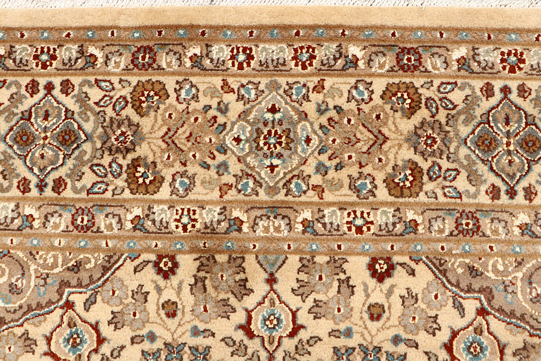 Navajo White Gombud 6' 7 x 9' 8 - No. 68404 - ALRUG Rug Store