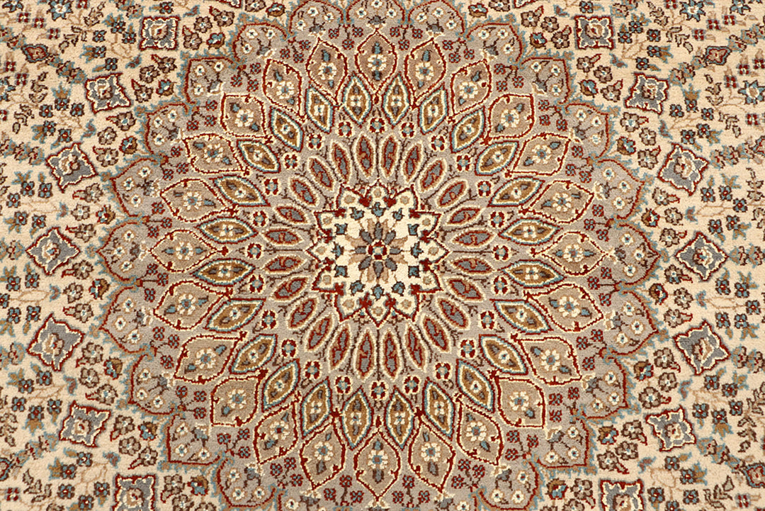 Navajo White Gombud 6' 7 x 9' 8 - No. 68404 - ALRUG Rug Store