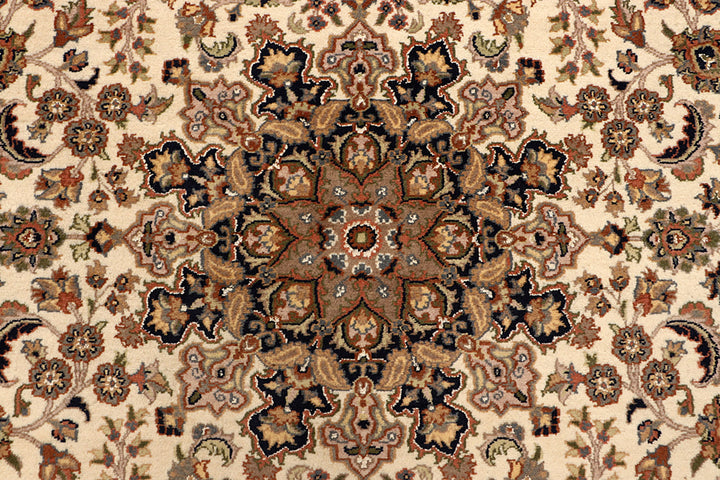 Blanched Almond Kashan 6' x 9' 1 - No. 68406 - ALRUG Rug Store