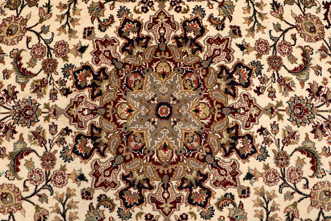 Cornsilk Kashan 5' 11 x 8' 10 - No. 68407 - ALRUG Rug Store