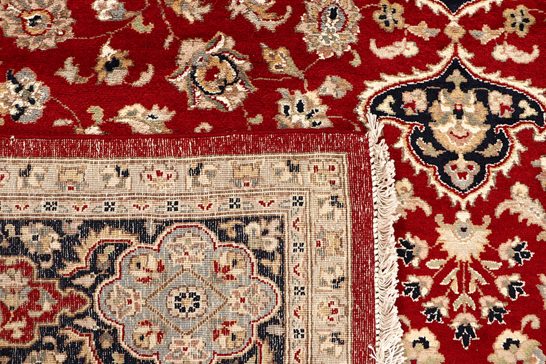 Firebrick Isfahan 6' 7 x 9' 7 - No. 68409 - ALRUG Rug Store