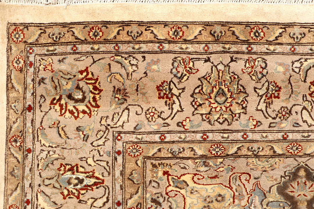 Blanched Almond Isfahan 6' 8 x 9' 9 - No. 68414 - ALRUG Rug Store