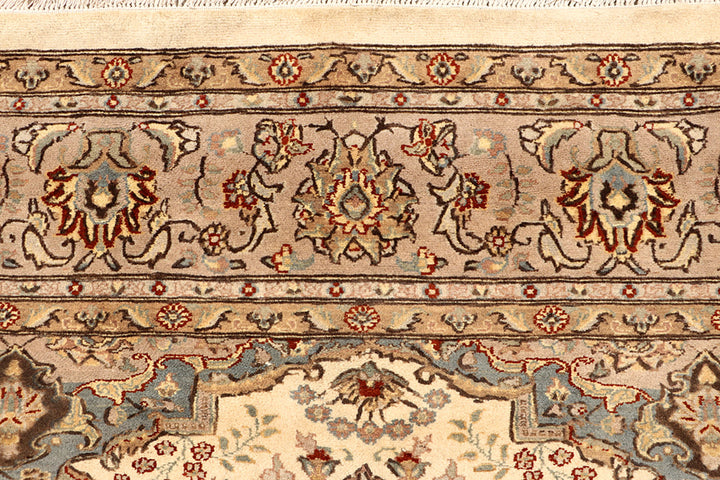 Blanched Almond Isfahan 6' 8 x 9' 9 - No. 68414 - ALRUG Rug Store