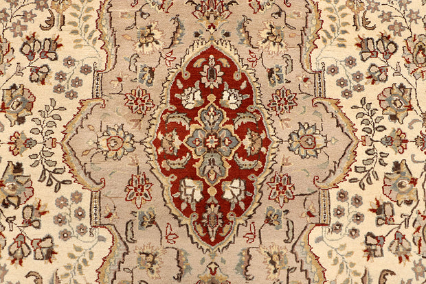 Blanched Almond Isfahan 6' 8 x 9' 9 - No. 68414 - ALRUG Rug Store