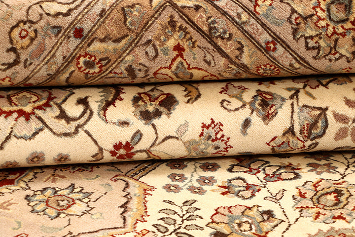 Blanched Almond Isfahan 6' 8 x 9' 9 - No. 68414 - ALRUG Rug Store