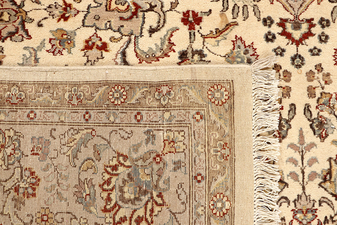 Blanched Almond Isfahan 6' 8 x 9' 9 - No. 68414 - ALRUG Rug Store