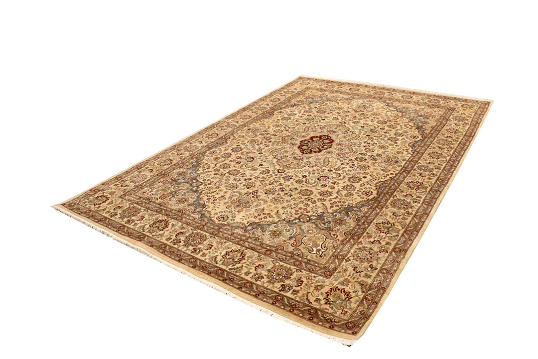 Blanched Almond Isfahan 6' 4 x 9' 5 - No. 68421 - ALRUG Rug Store