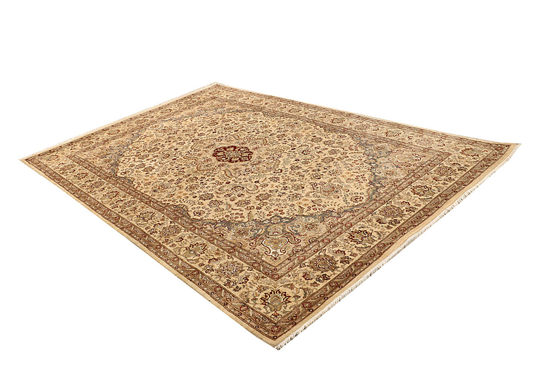 Blanched Almond Isfahan 6' 4 x 9' 5 - No. 68421 - ALRUG Rug Store