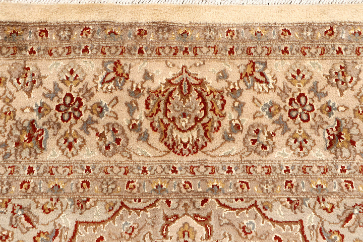 Bisque Isfahan 6' 7 x 9' 8 - No. 68423 - ALRUG Rug Store