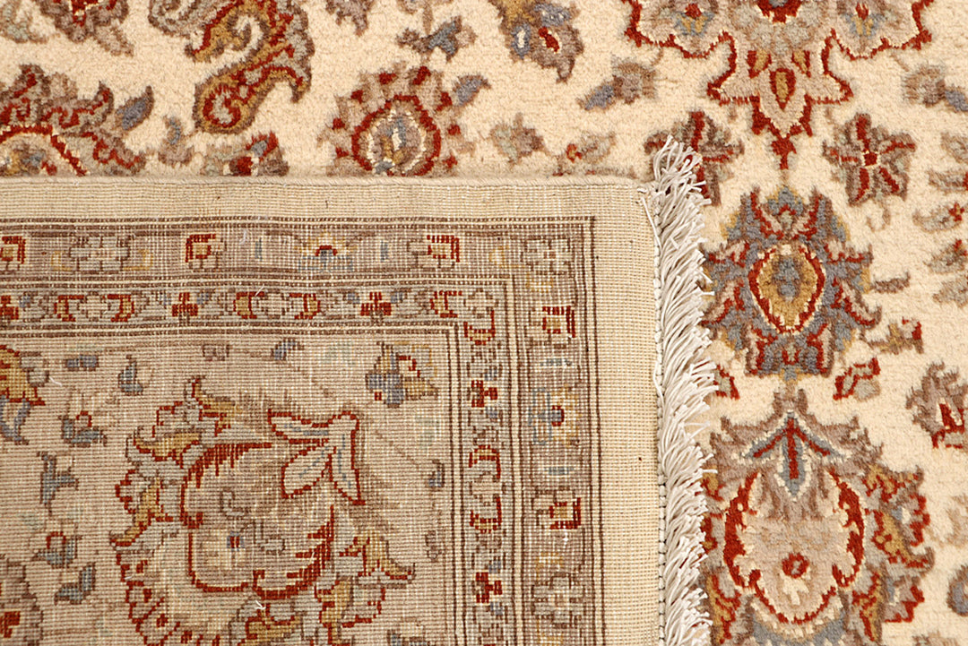 Bisque Isfahan 6' 7 x 9' 8 - No. 68423 - ALRUG Rug Store