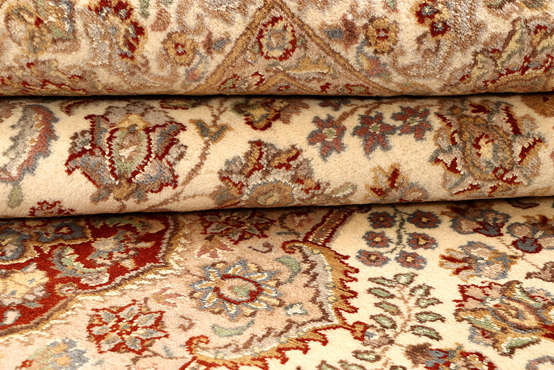 Bisque Isfahan 6' 6 x 9' 7 - No. 68424 - ALRUG Rug Store