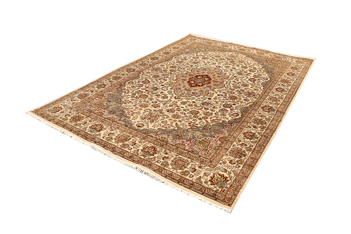 Bisque Isfahan 6' 6 x 9' 7 - No. 68424 - ALRUG Rug Store