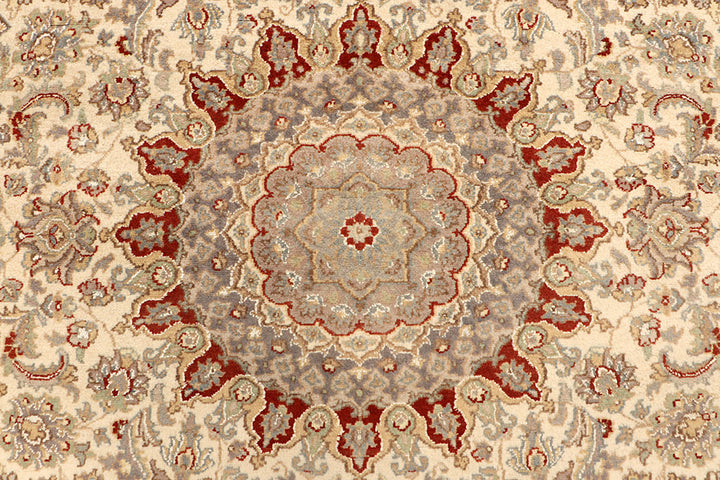 Bisque Isfahan 6' 6 x 9' 8 - No. 68425 - ALRUG Rug Store