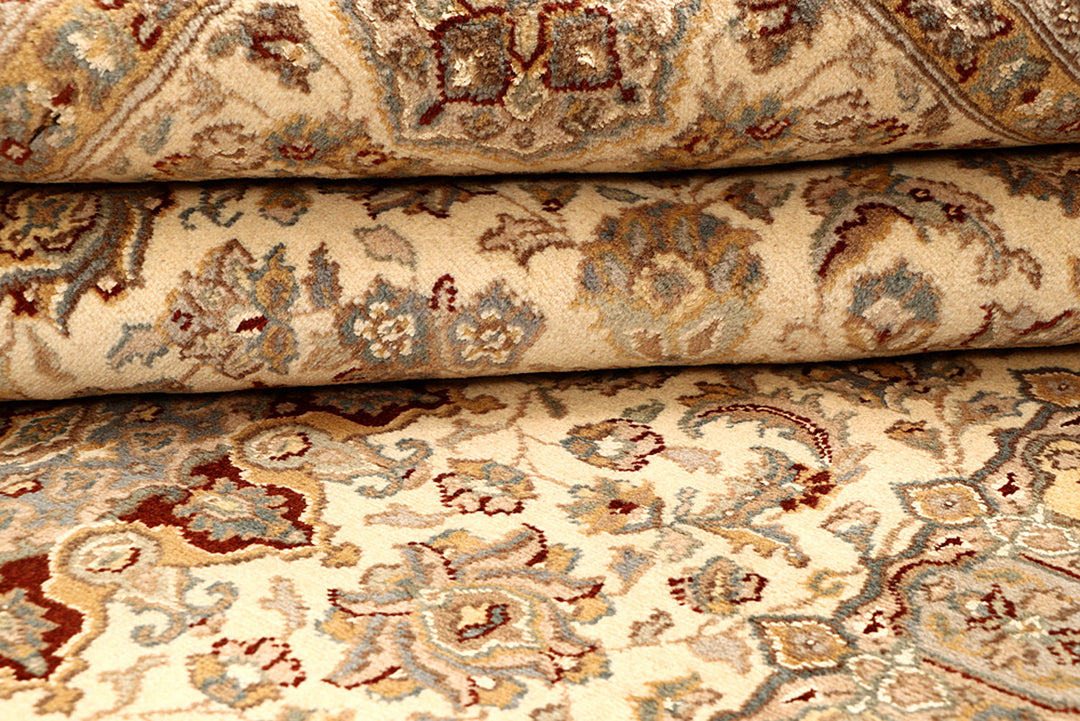 Bisque Isfahan 6' 5 x 9' 7 - No. 68426 - ALRUG Rug Store