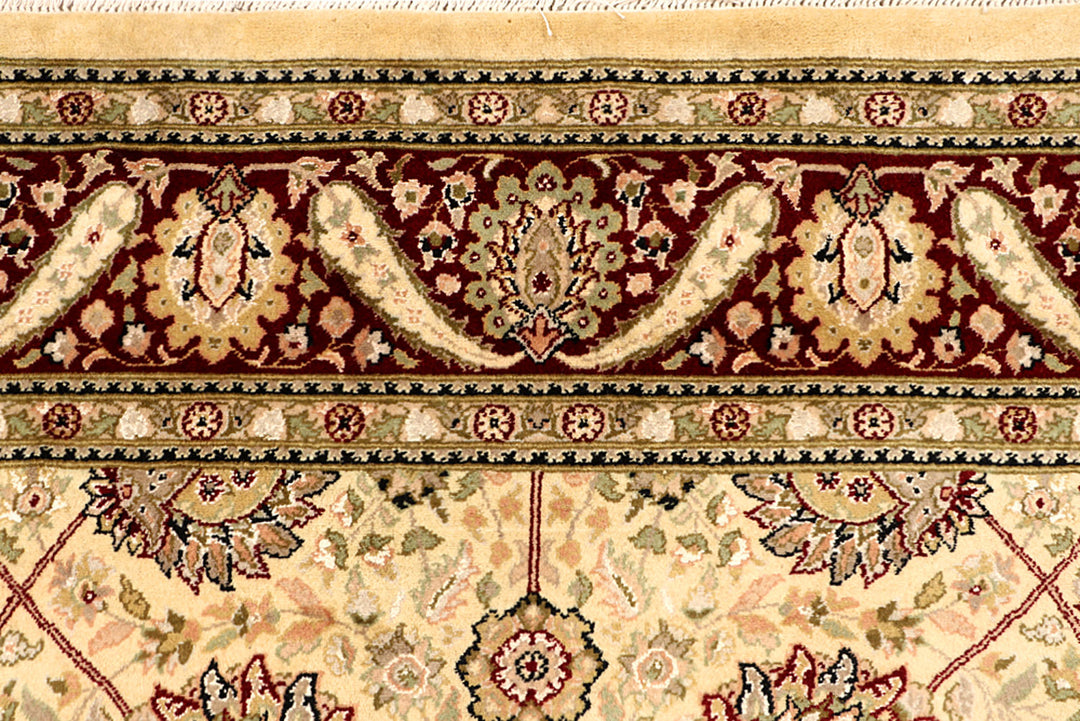 Navajo White Mahal 6' 7 x 9' 11 - No. 68427 - ALRUG Rug Store