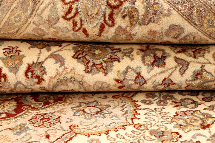 Bisque Isfahan 6' 8 x 9' 6 - No. 68429 - ALRUG Rug Store